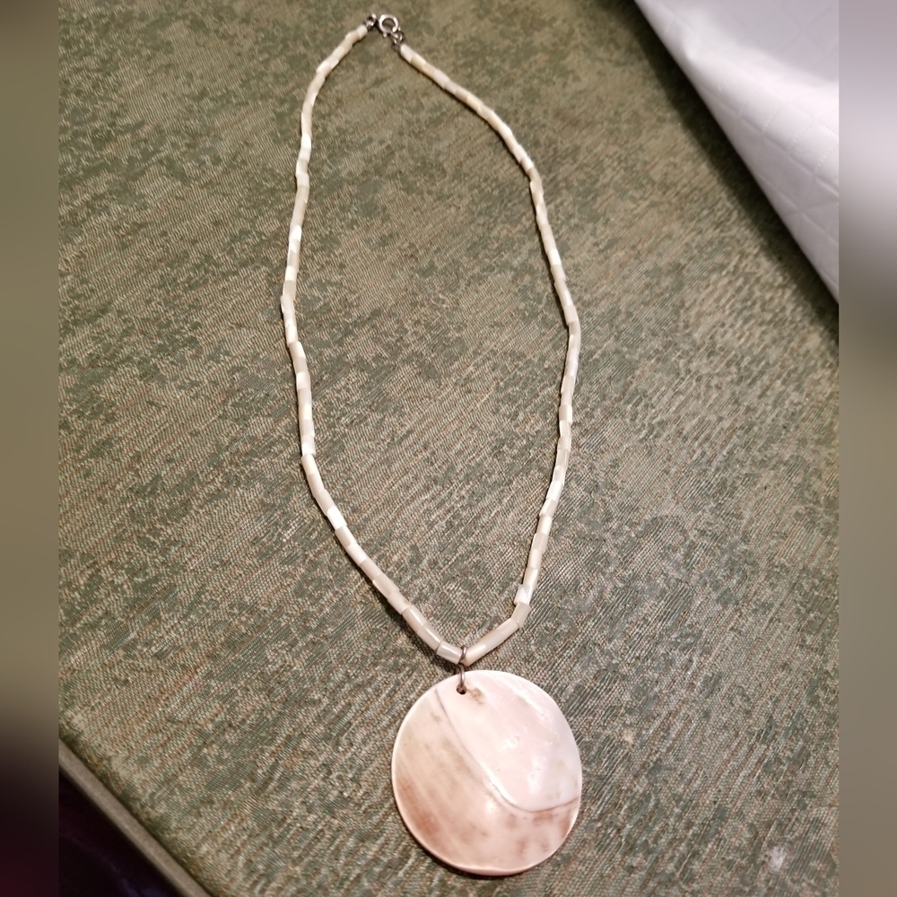 18 inch beaded chain and shell medallion necklace